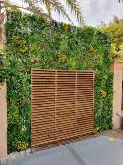 Pose haie artificielle à Hyères dans le département du Var