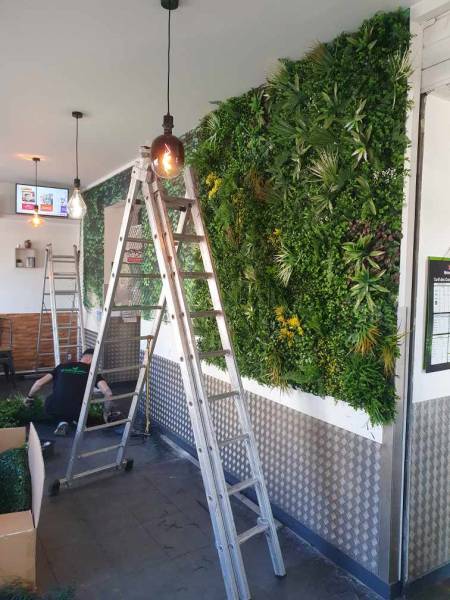 Pose de mur végétal artificiel intérieur à Toulon 83