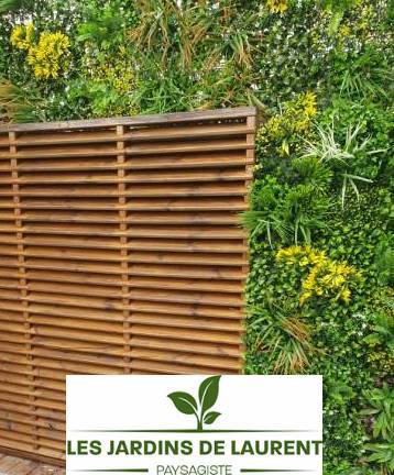 Qui contacter à La Crau pour poser un brise vue végétal artificiel ?